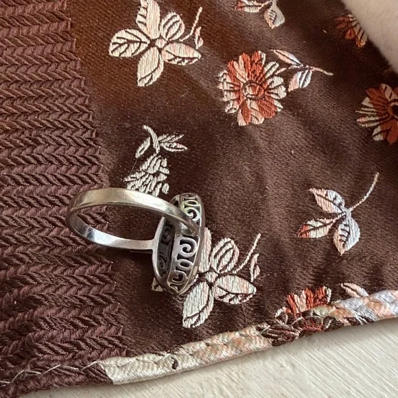 Elegant Diamond Black and White Gold Women's Ring - Picture 6 of 8